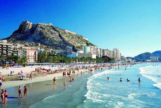 Postiguet beach san juan beach